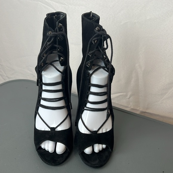 Kendall + Kylie Women's Ella Suede Lace Strappy Front Heeled Sandals Black 7.5 - Picture 5 of 15